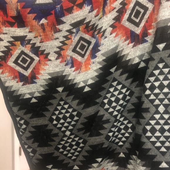 Patterned poncho. Boho vibe. EUC - Picture 4 of 5